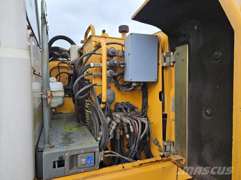 Liebherr A 314 Wheeled excavators