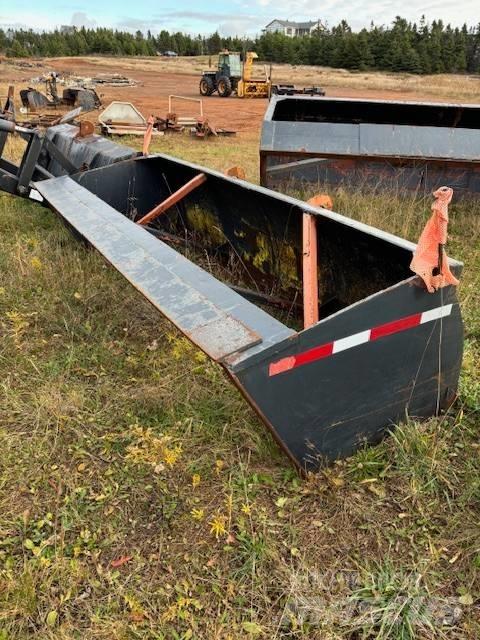 John Deere 320 SL TLB's