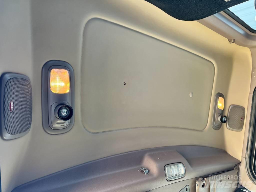 Peterbilt 379 Truck Tractor Units