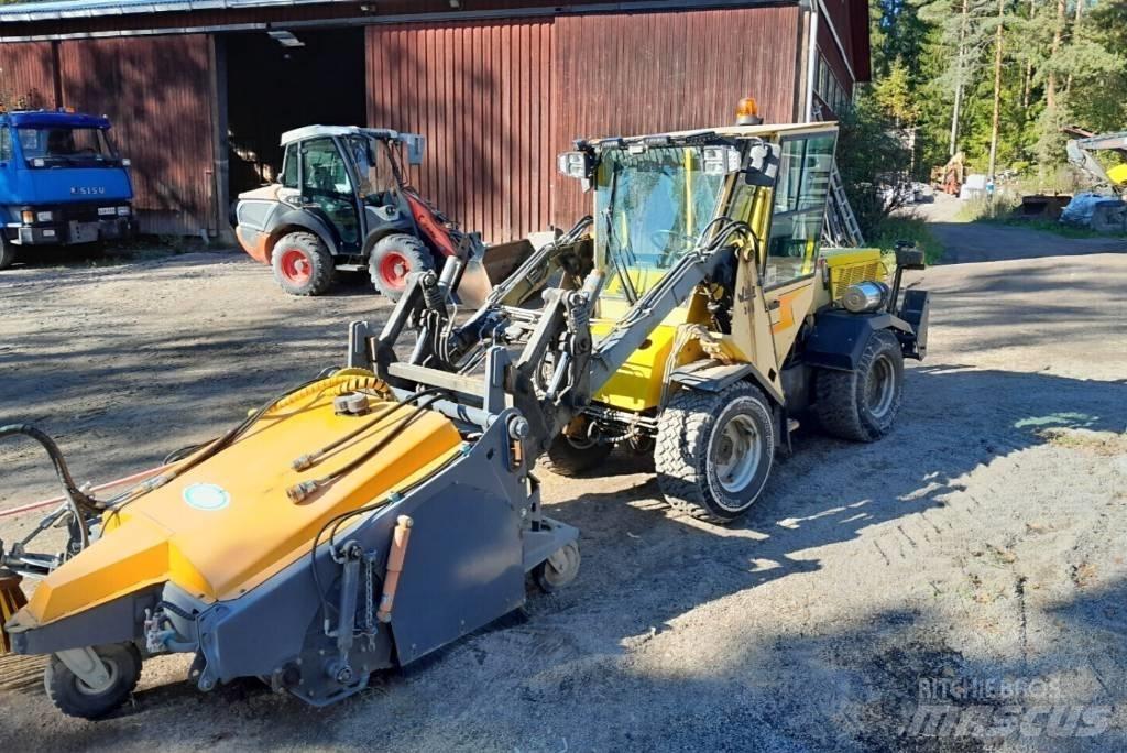 Wille 345 Mini loaders
