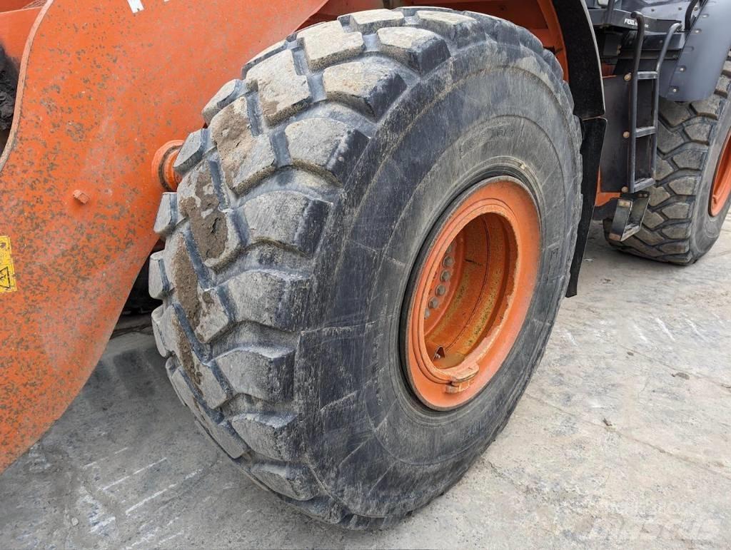 Hitachi ZW 330 Wheel loaders