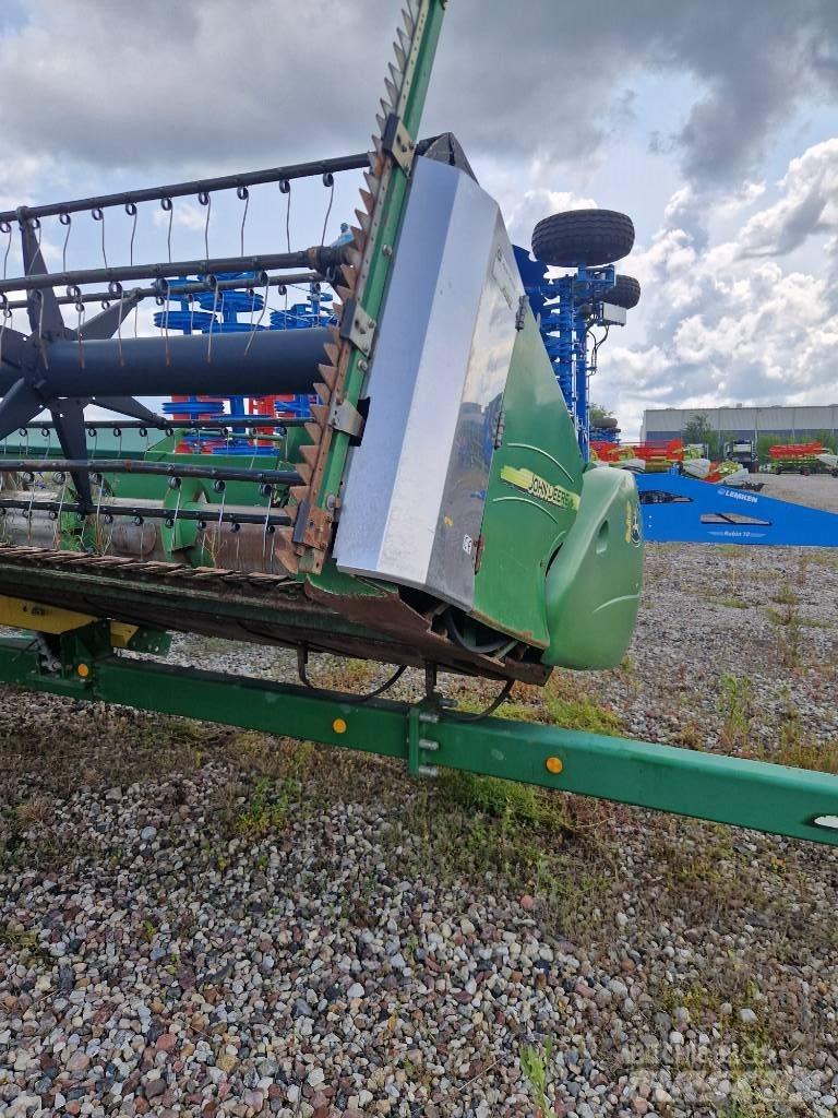John Deere T670 Combine harvesters