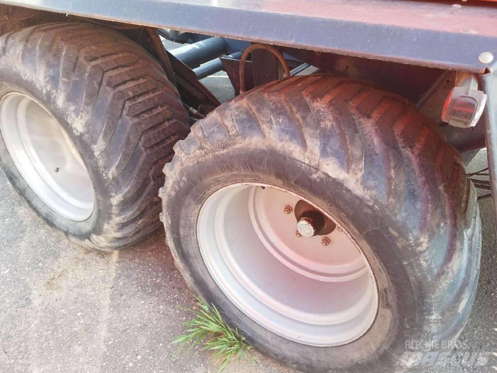 Kuhn VBP 2160 Round balers