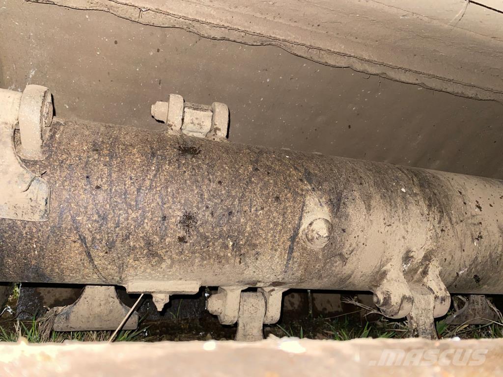 Kuhn VKM 280 Crushers