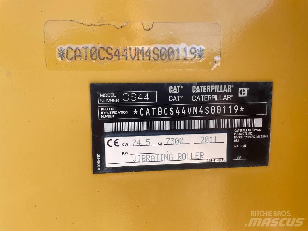CAT CS44 Single drum rollers