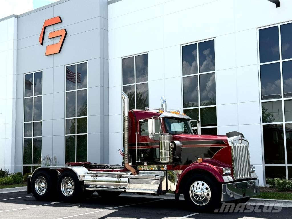 Kenworth W900 Truck Tractor Units