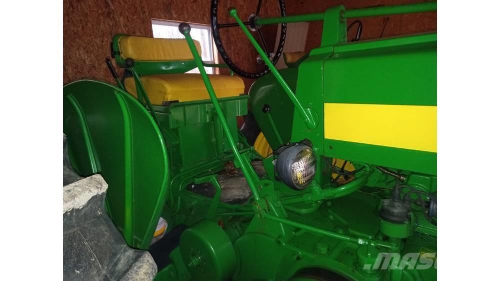 John Deere 620 Tractors