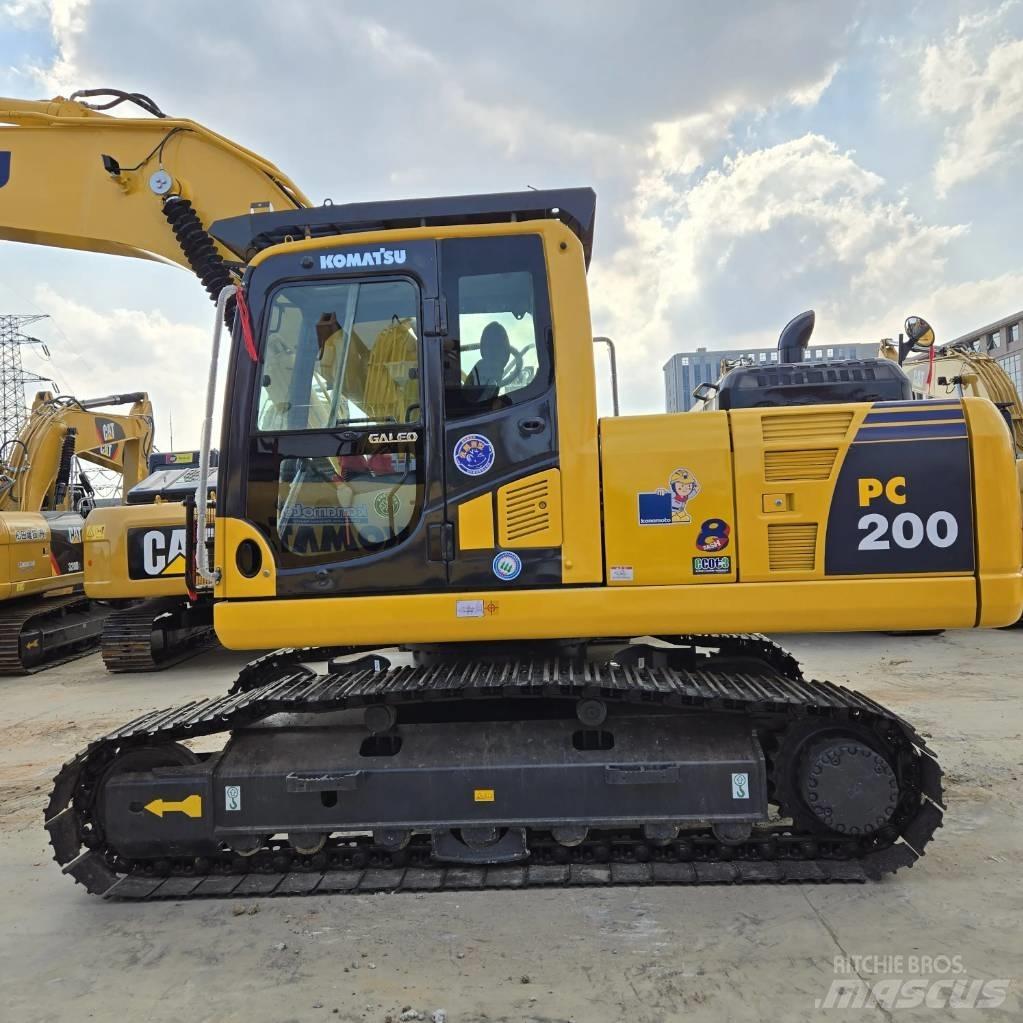 Komatsu PC 200-8 Crawler excavators