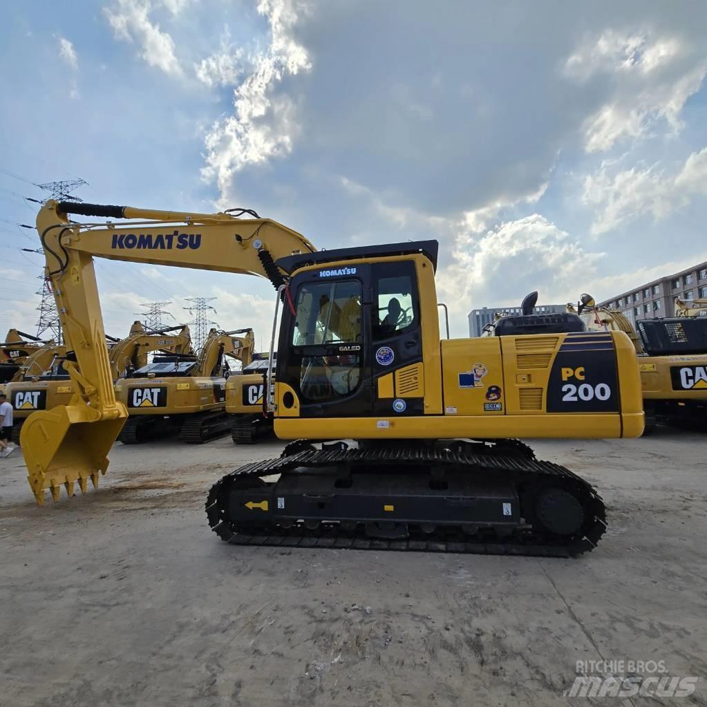 Komatsu PC 200-8 Crawler excavators