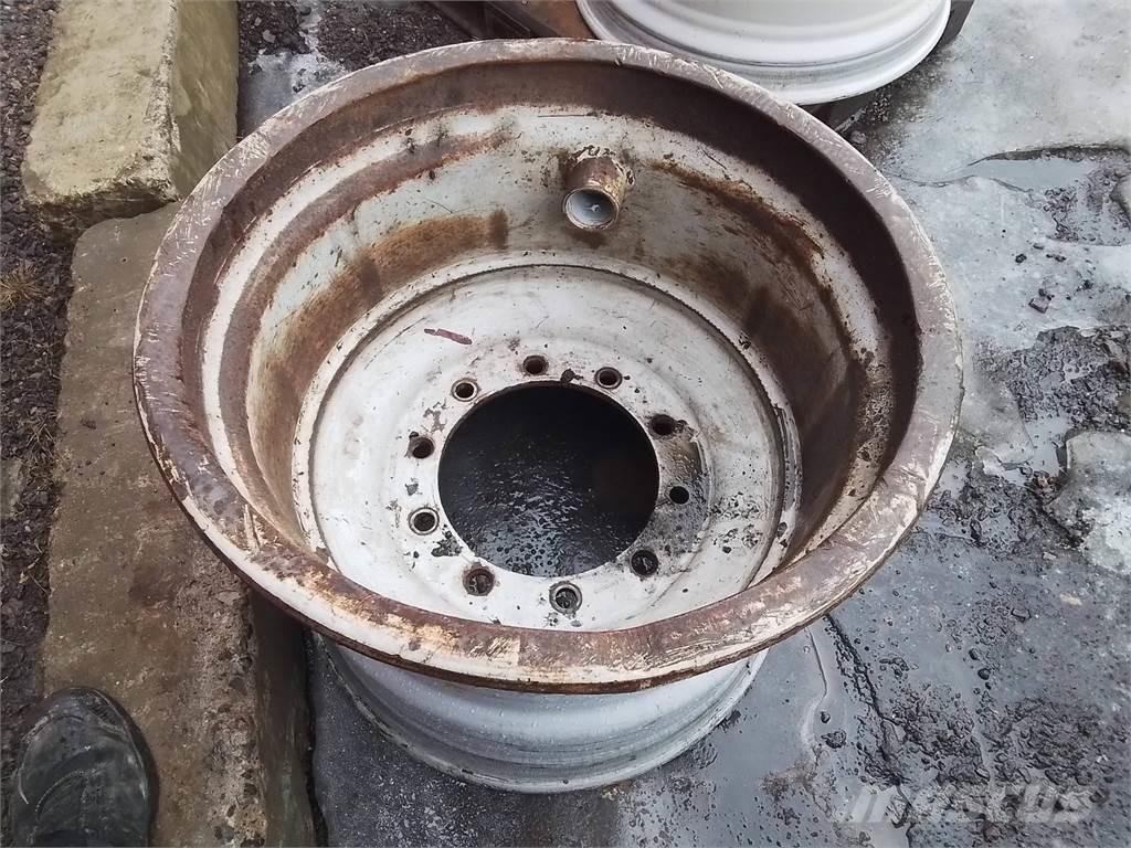 Valmet 890 20x26 Tyres, wheels and rims