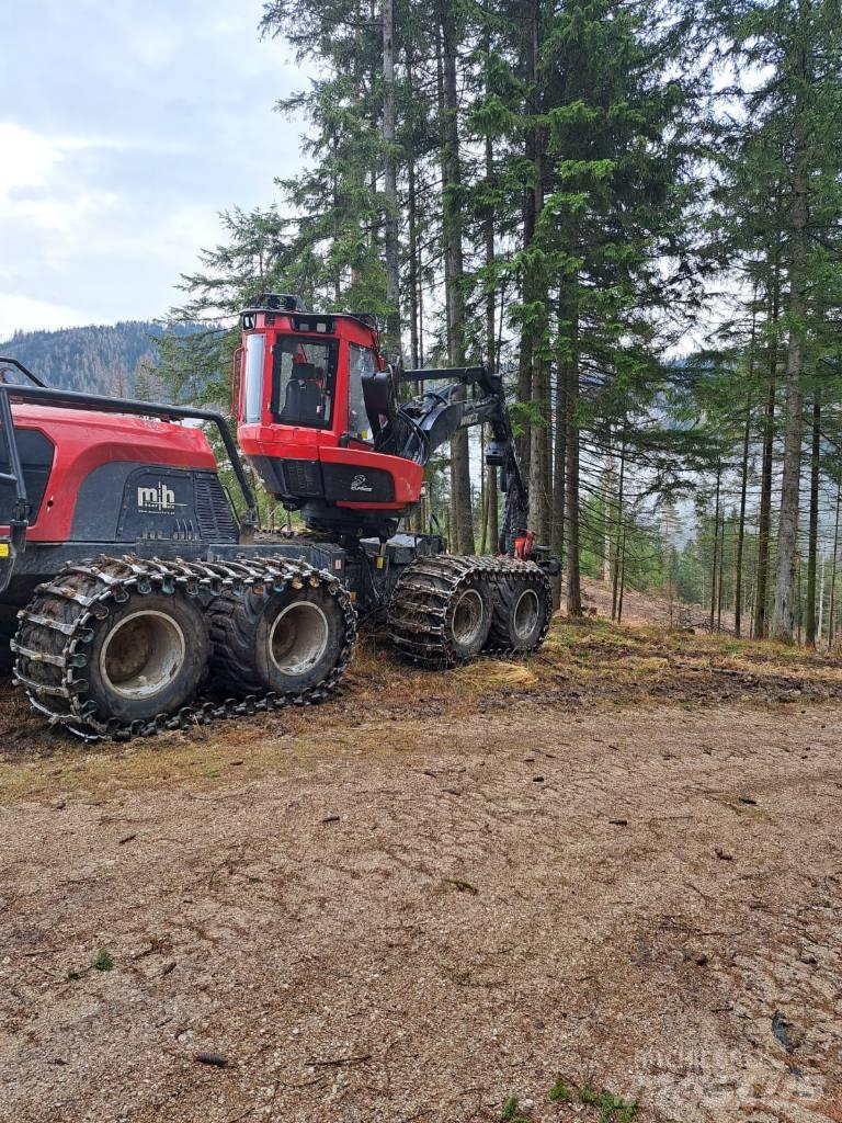Komatsu 931 XC Harvesters