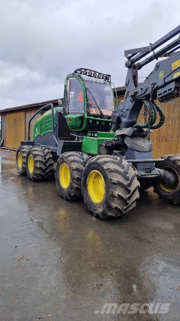 John Deere 1270 G Harvesters