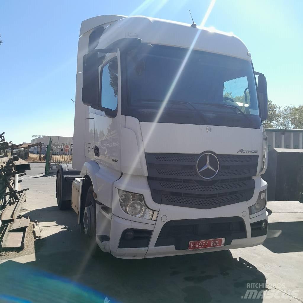 Mercedes-Benz 1842 Truck Tractor Units