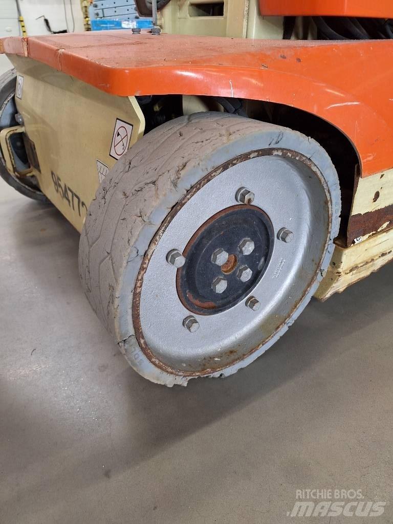 JLG Toucan 10 E Vertical mast lifts