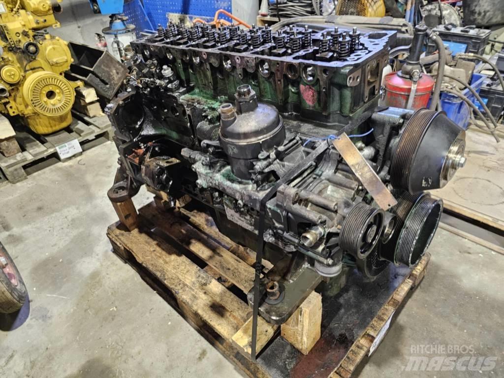 Volvo D8J Engines