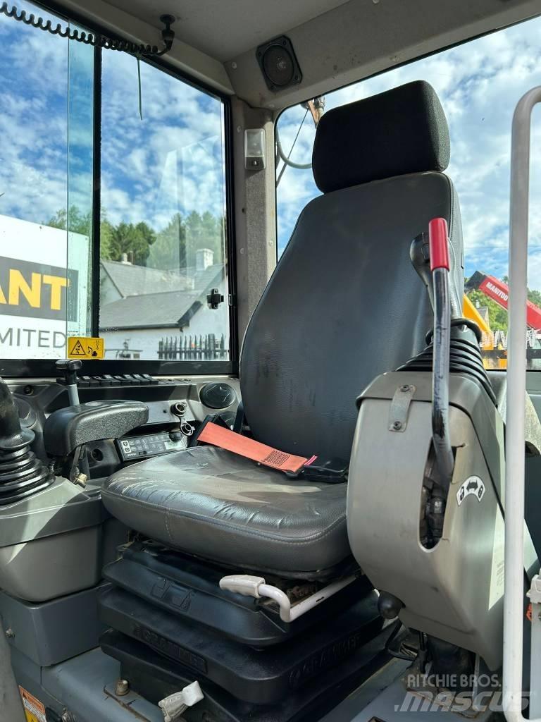 Takeuchi TB 230 Mini excavators < 7t