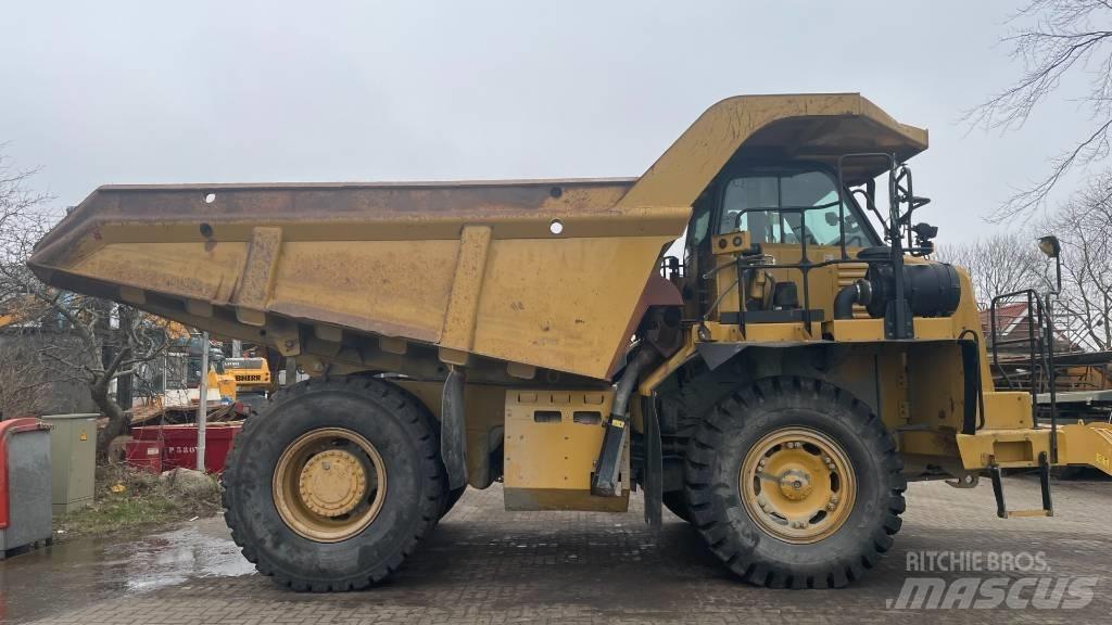 CAT 770 Articulated Haulers