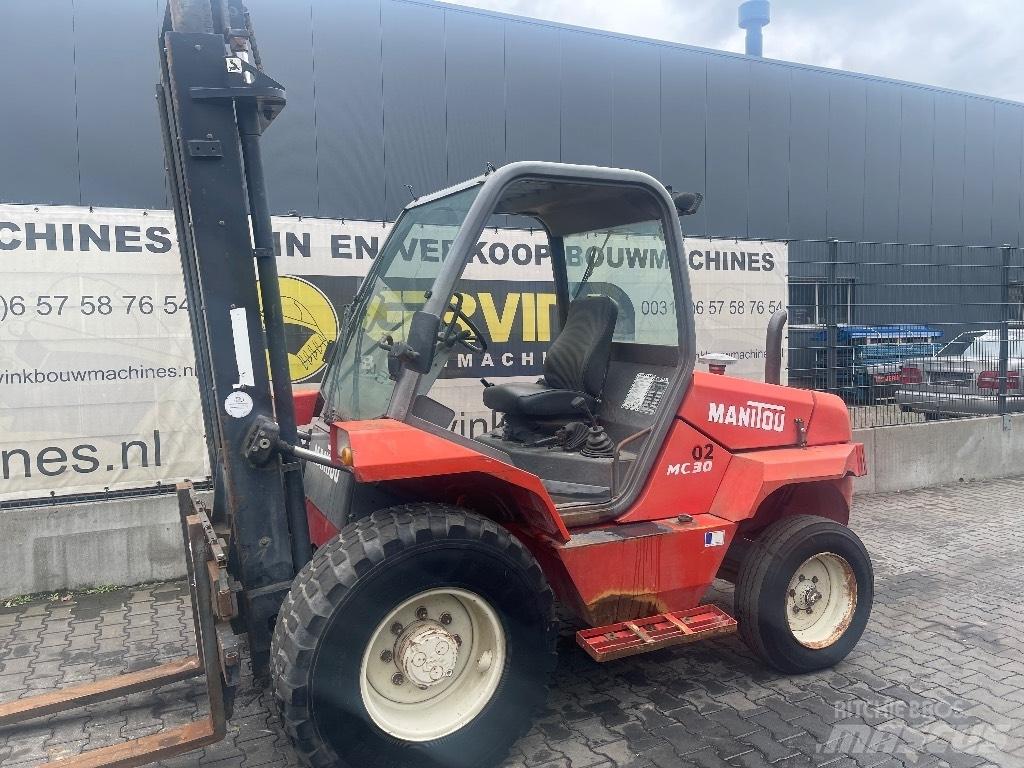 Manitou MC 30 Rough terrain truck