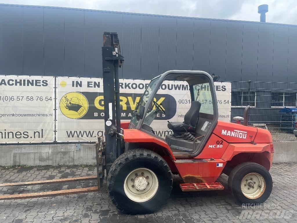 Manitou MC 30 Rough terrain truck