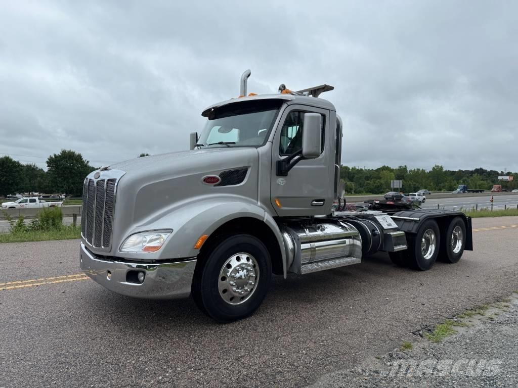 Peterbilt 579 Truck Tractor Units
