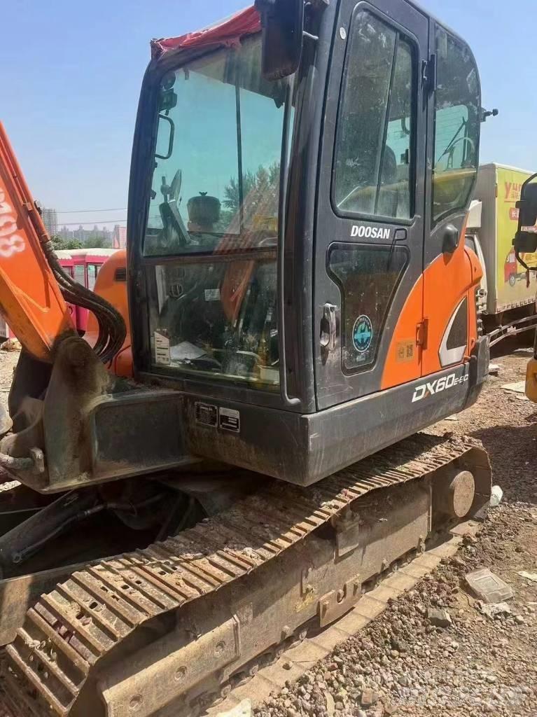 Doosan DX 60 Mini excavators < 7t