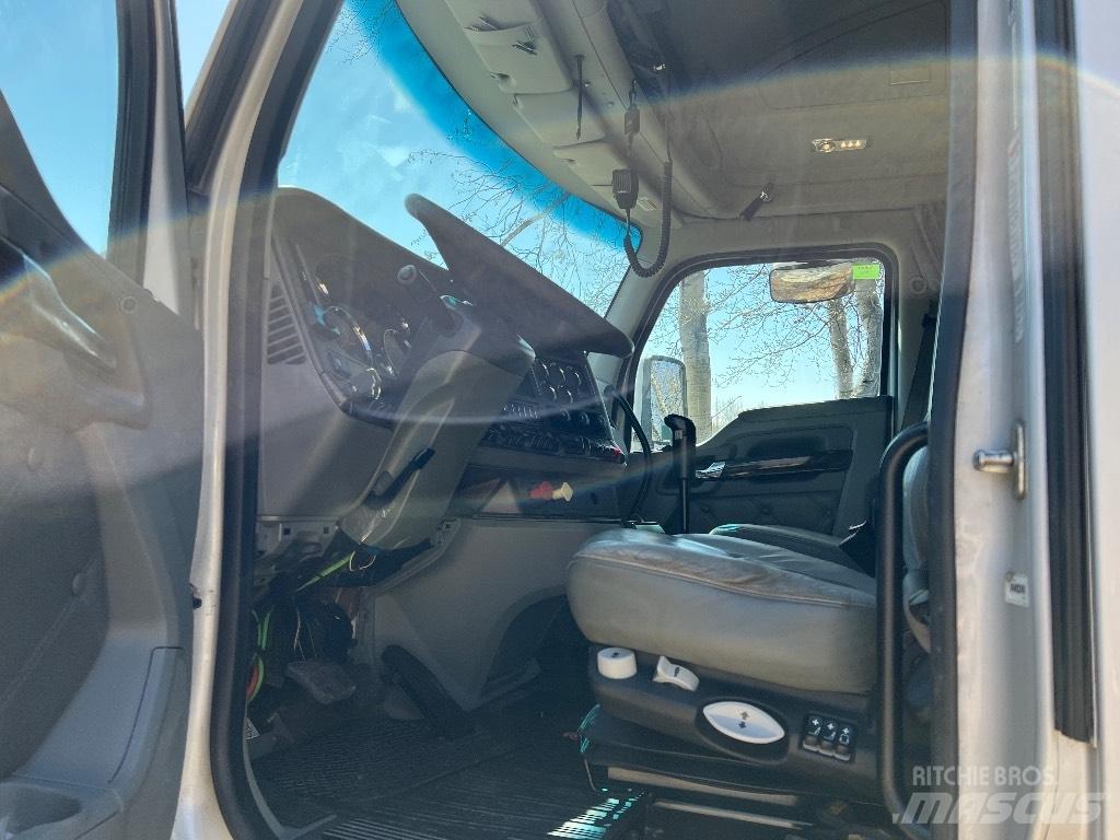 Kenworth T680 Truck Tractor Units