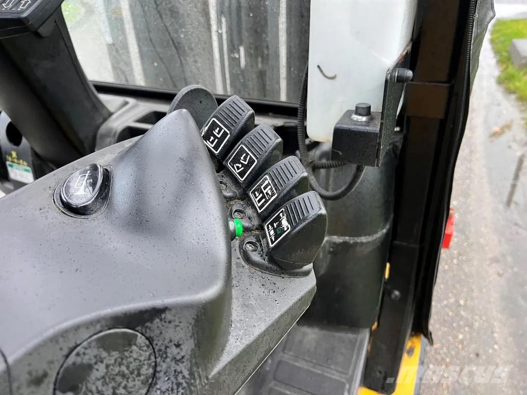 Yale GLP25VXE2170 LPG trucks