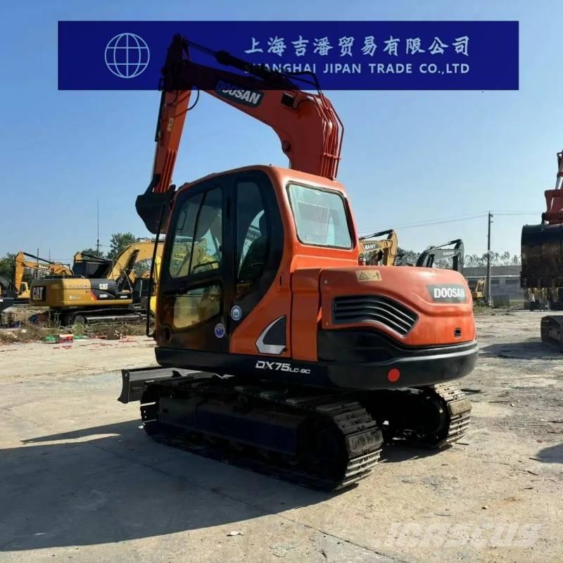 Doosan DX 75 Midi excavators  7t - 12t