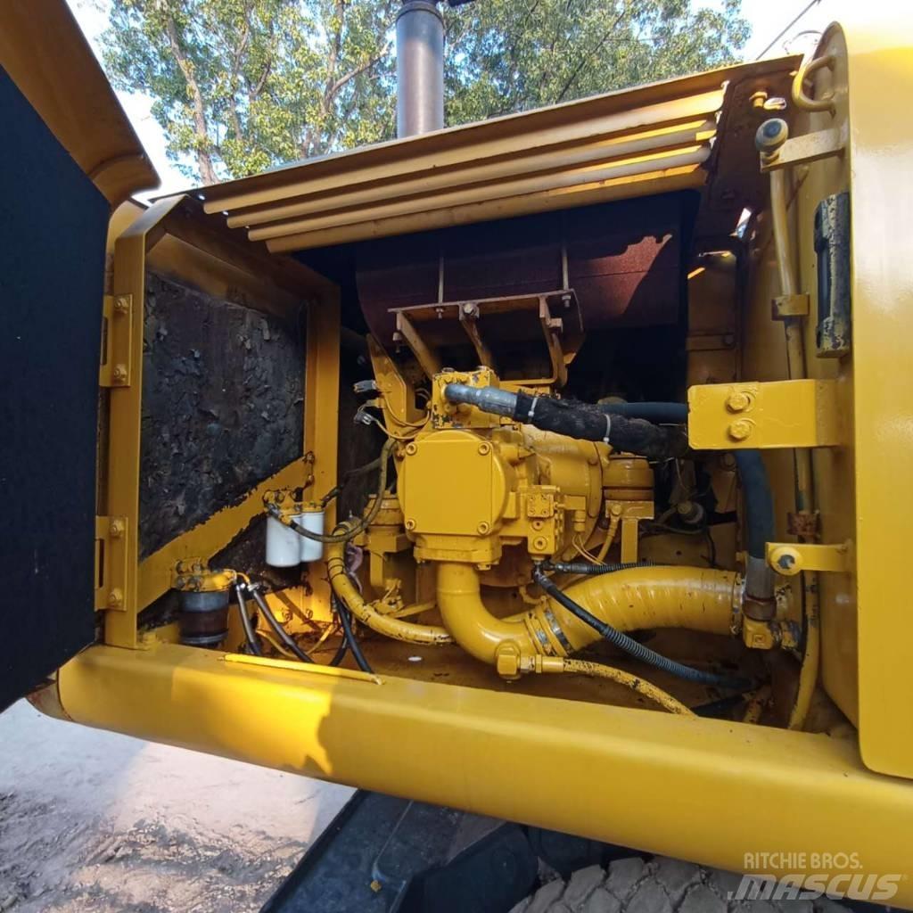 Komatsu PC150W-6 Wheeled excavators