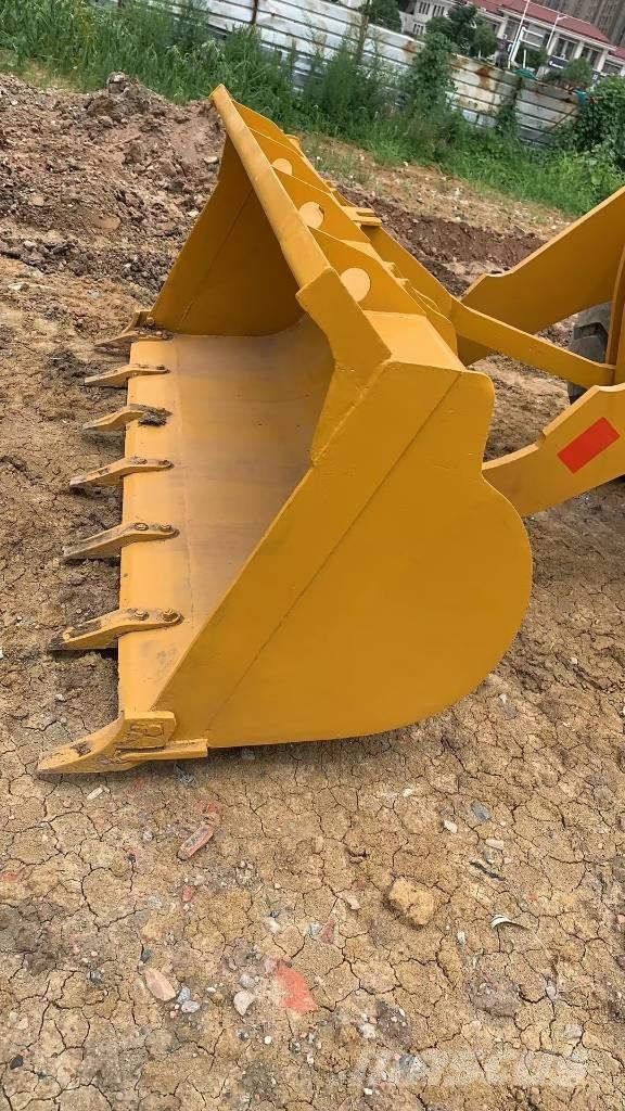 SDLG L 933 Wheel loaders