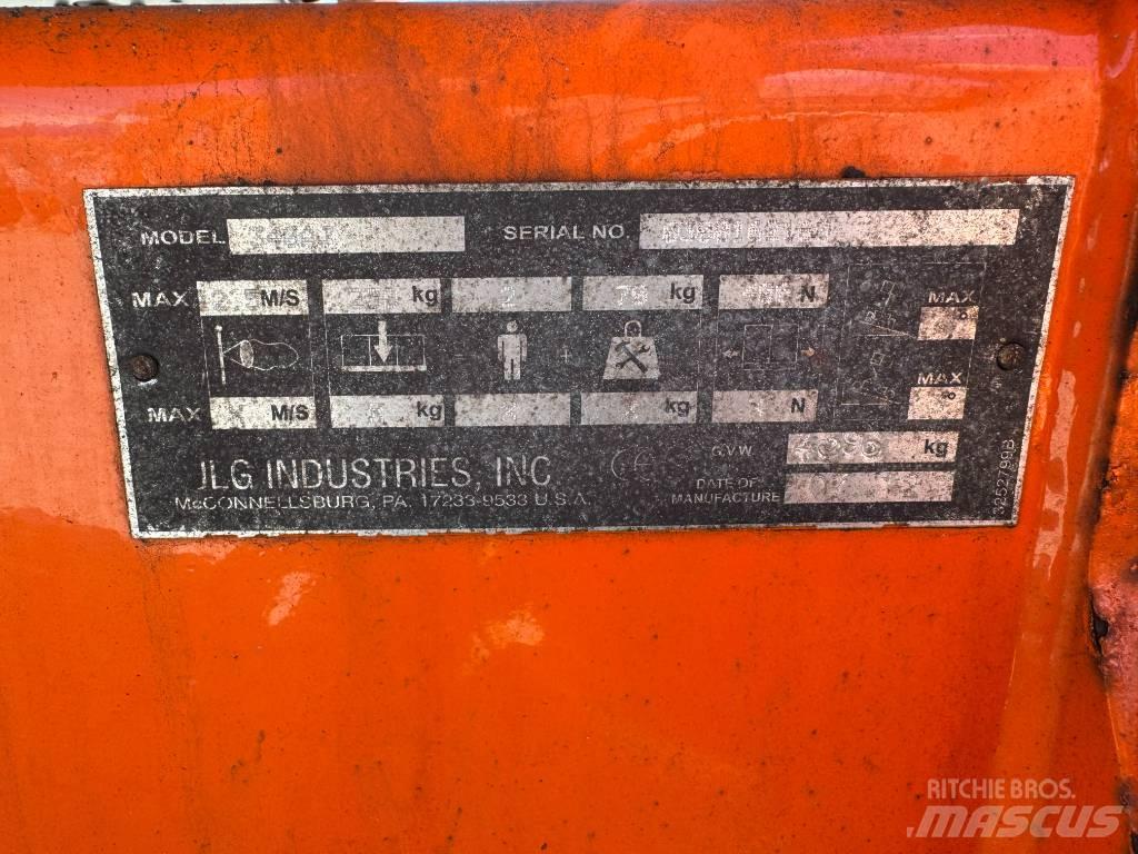JLG 340AJ Articulated boom lifts