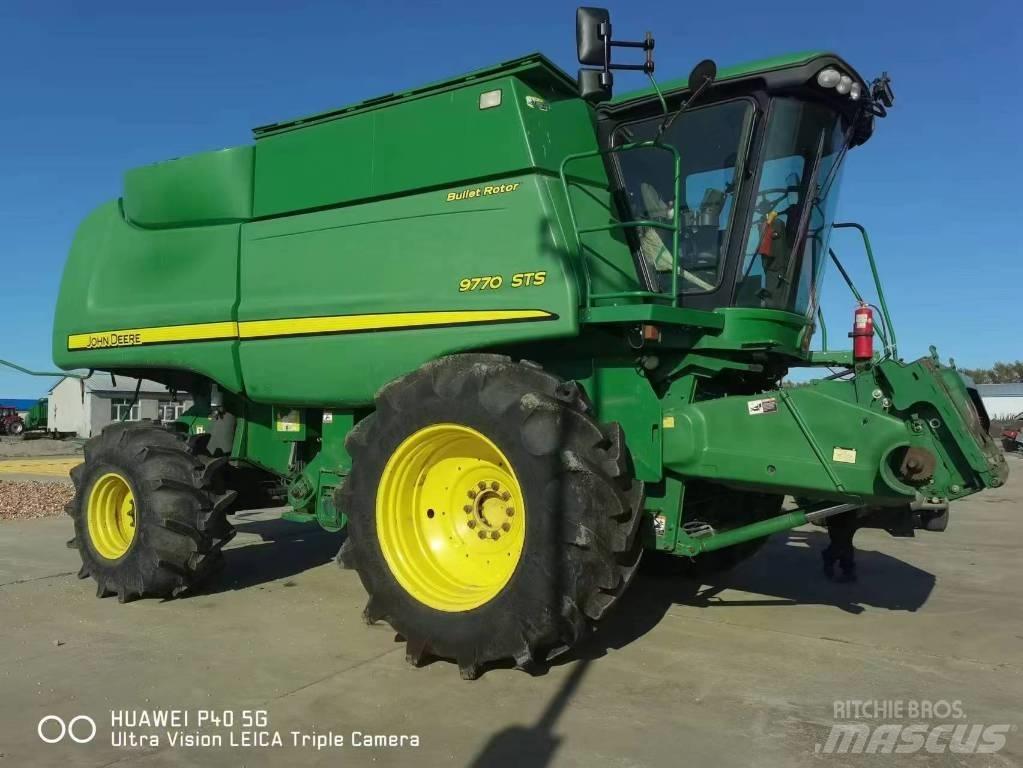 John Deere 9770 STS Combine harvesters