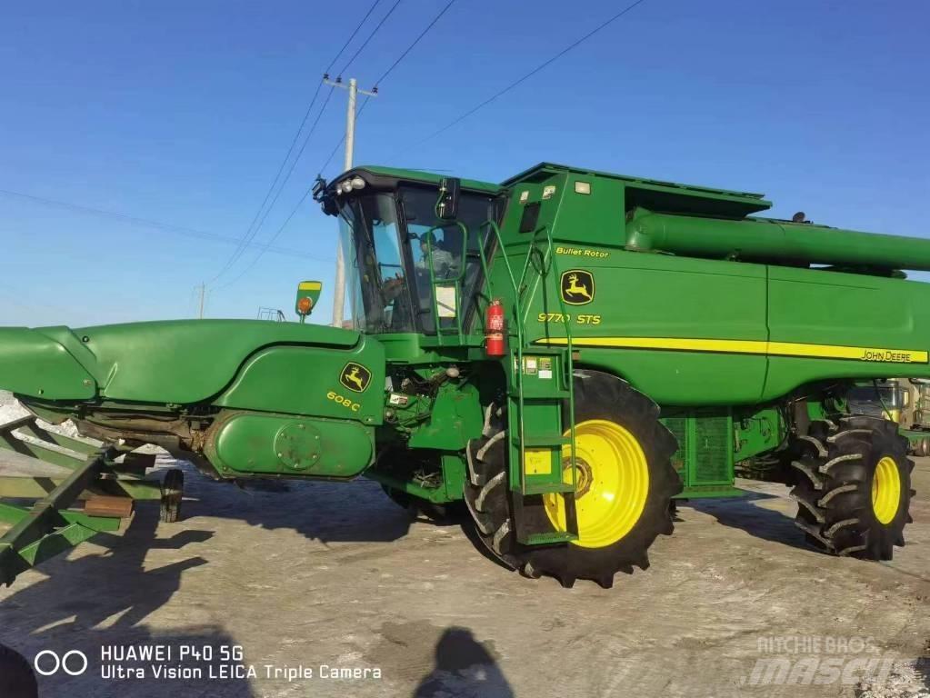 John Deere 9770 STS Combine harvesters