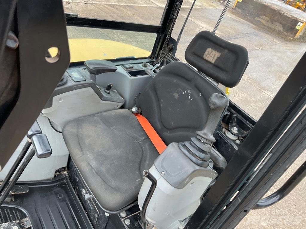 CAT 302.7 D CR Mini excavators < 7t