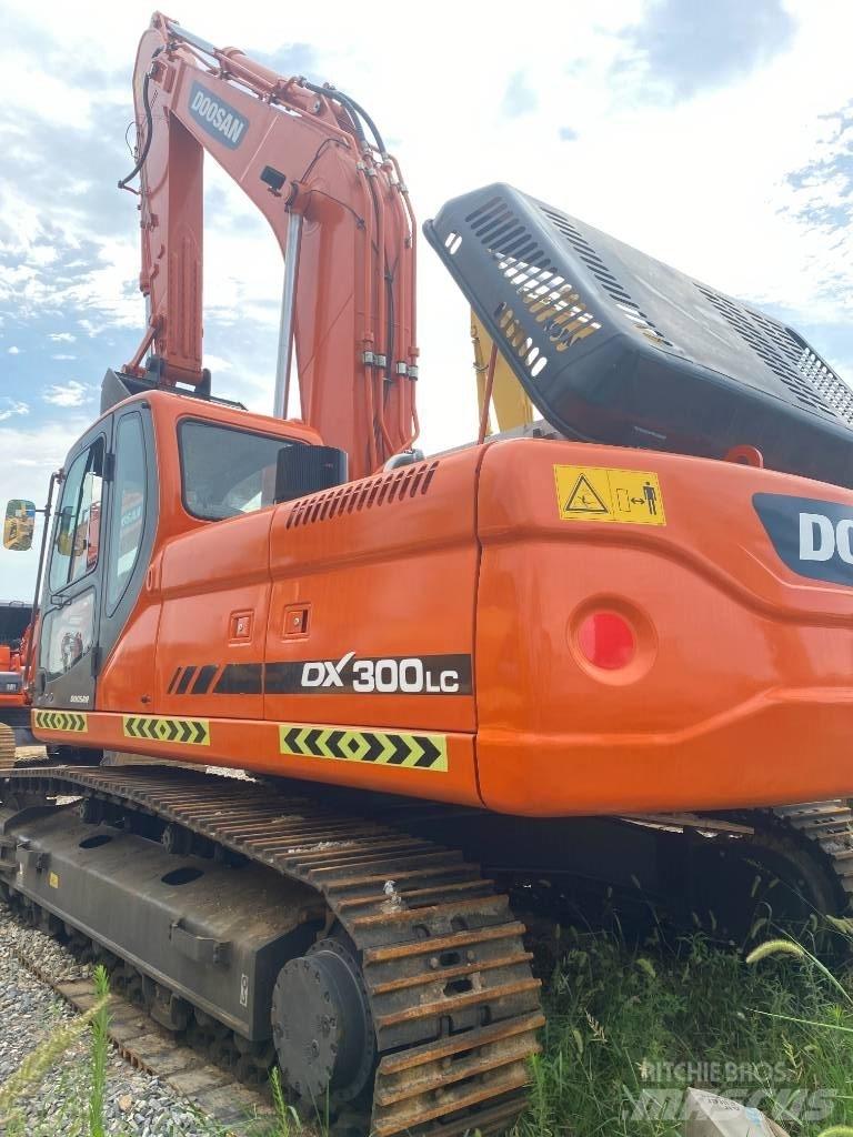 Doosan DX 300 LC Crawler excavators