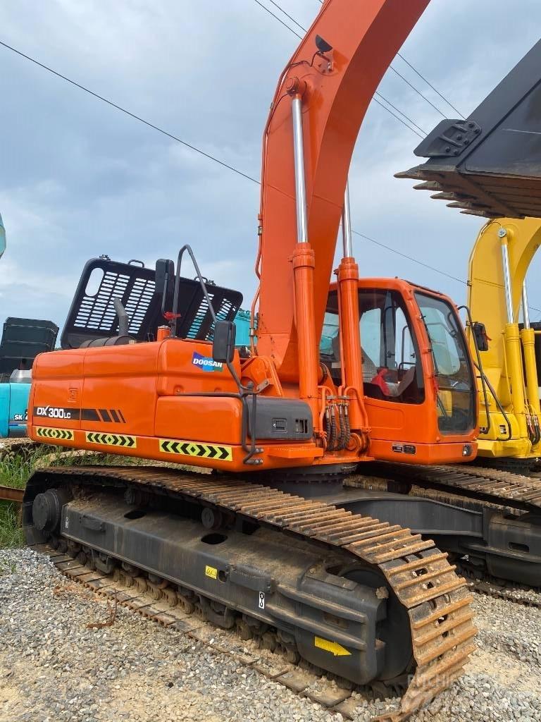 Doosan DX 300 LC Crawler excavators