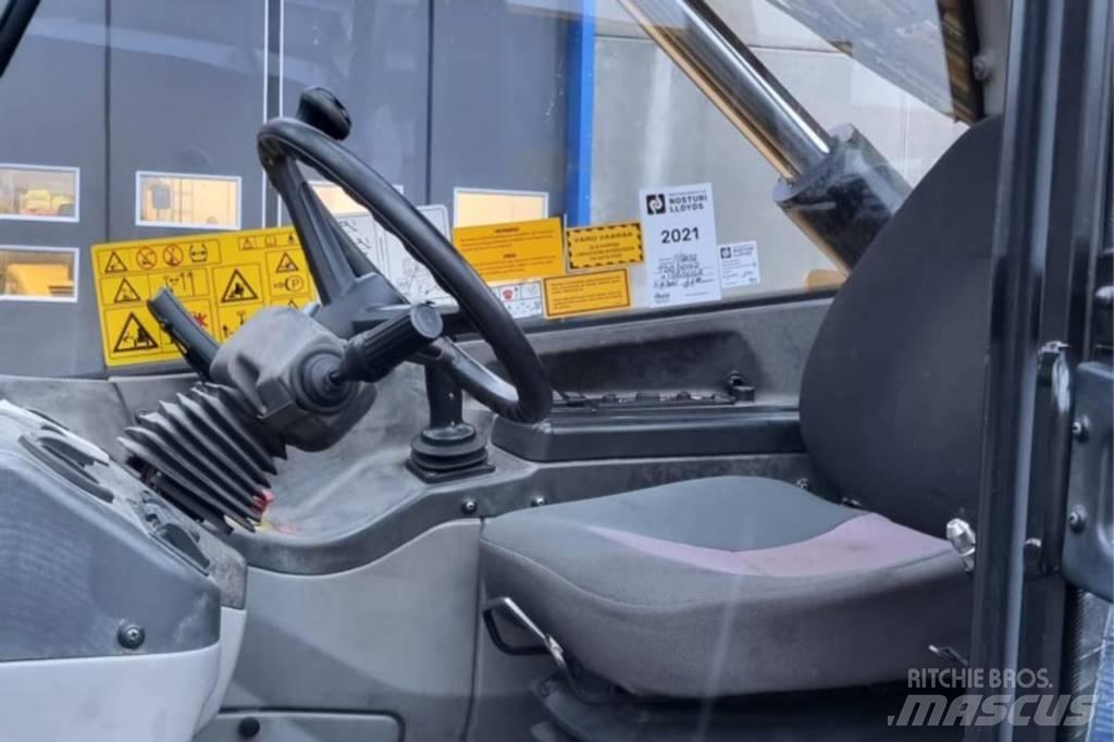 CAT TH 414 Telescopic handlers
