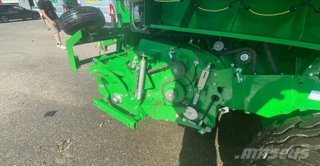 John Deere V461M Round balers