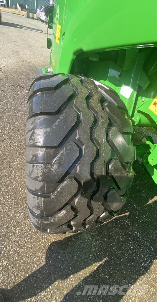 John Deere V461M Round balers