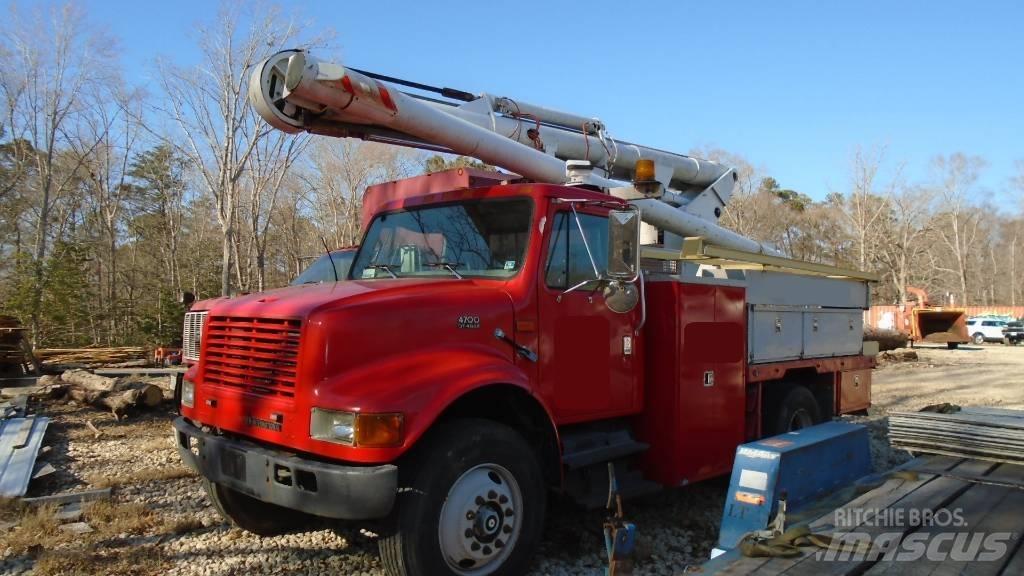 International 4700 Truck mounted aerial platforms