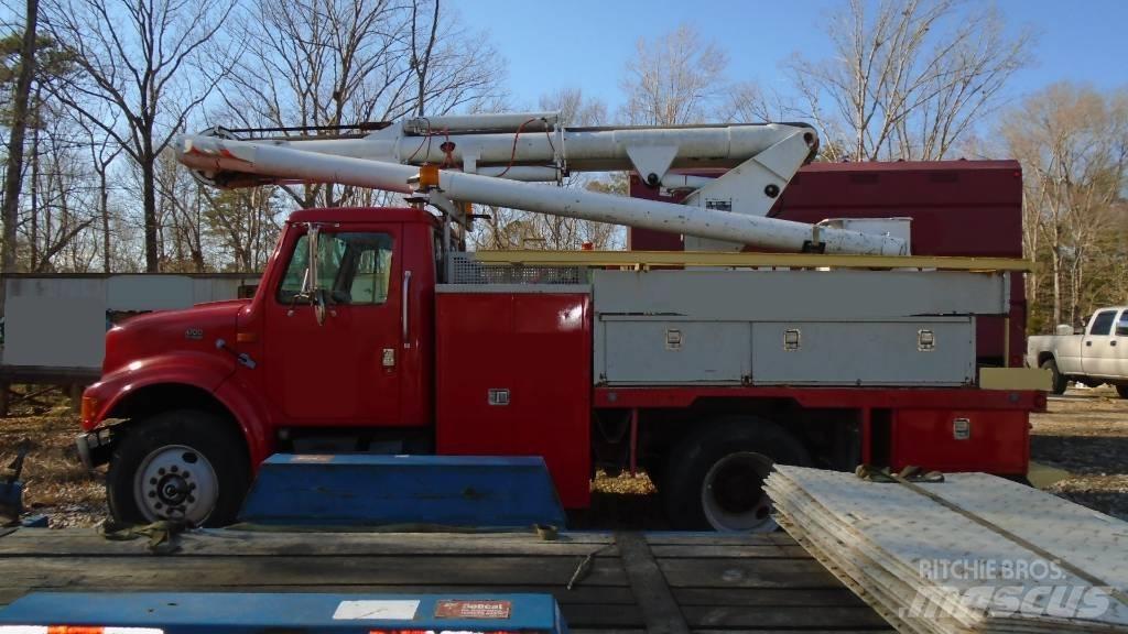 International 4700 Truck mounted aerial platforms