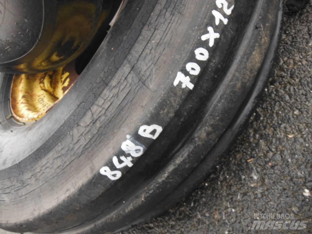 Dunlop 7.00X12 Tyres, wheels and rims