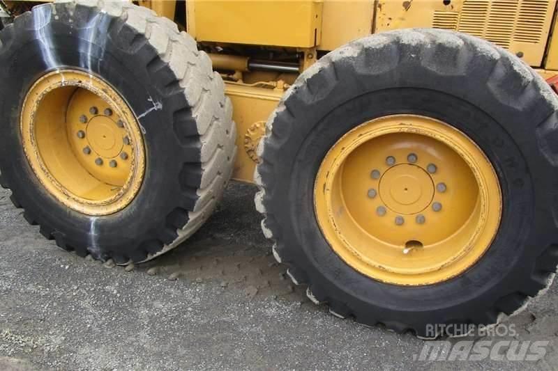 CAT 140H Graders