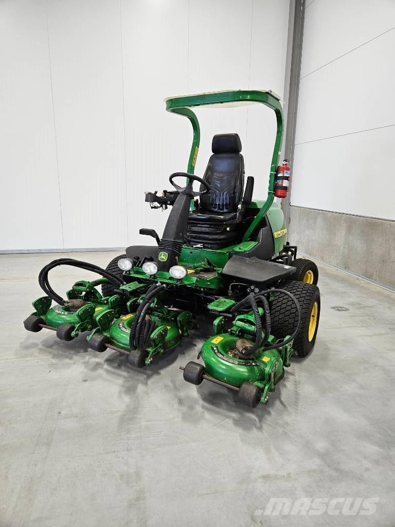 John Deere 8800 Riding mowers