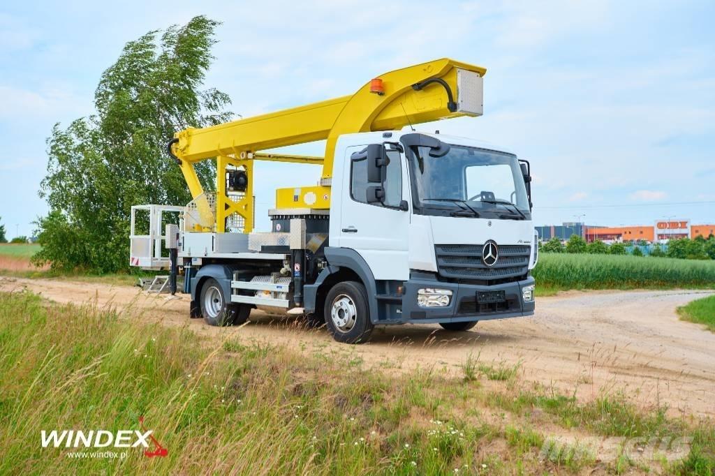 Palfinger P 300 KS Truck mounted aerial platforms