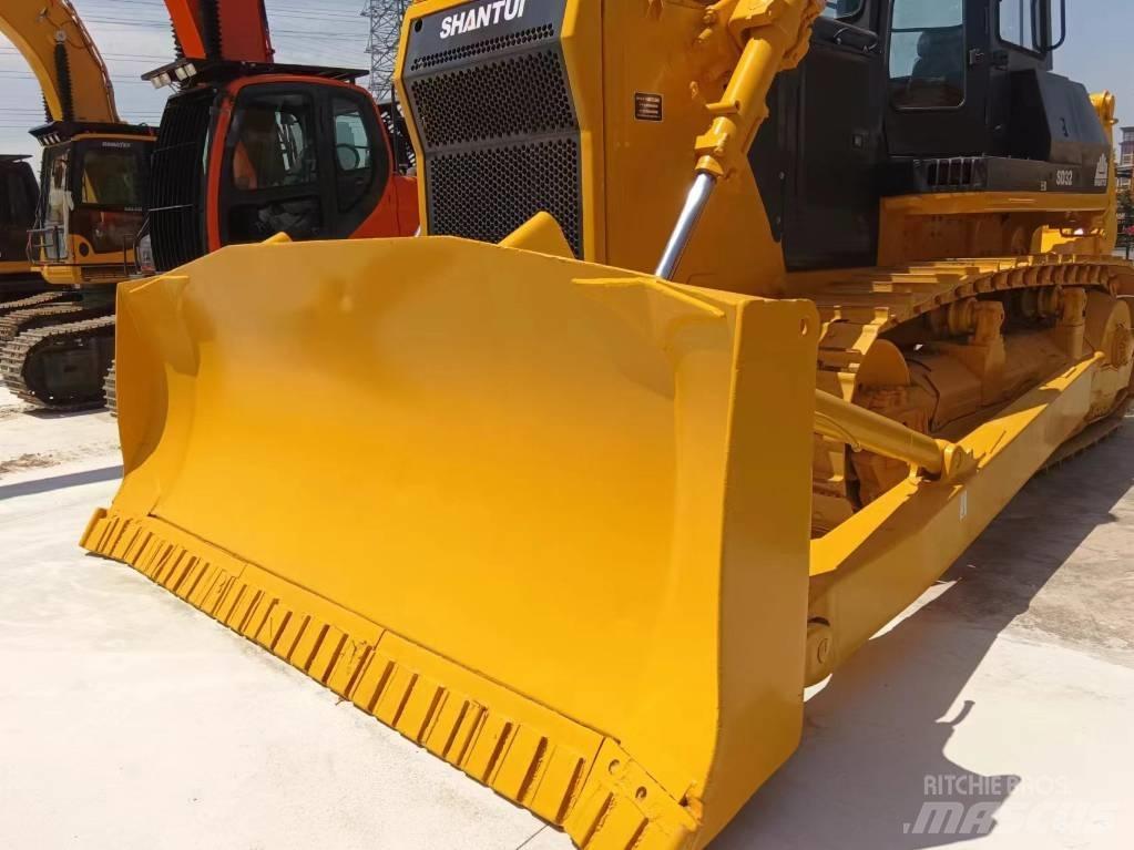 Shantui SD 32 Crawler dozers
