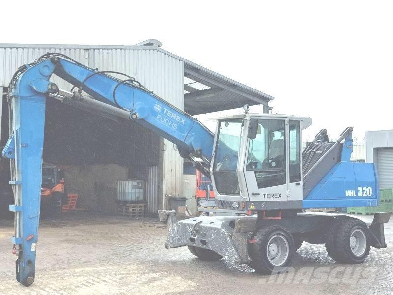 Fuchs MHL 320 D Waste / industry handlers
