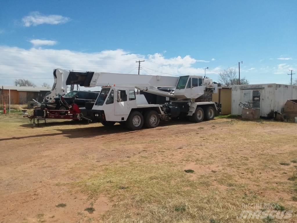 P&H T400XL All terrain cranes