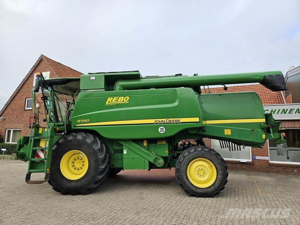 John Deere W540 Combine harvesters