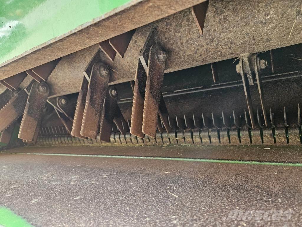 John Deere W540 Combine harvesters